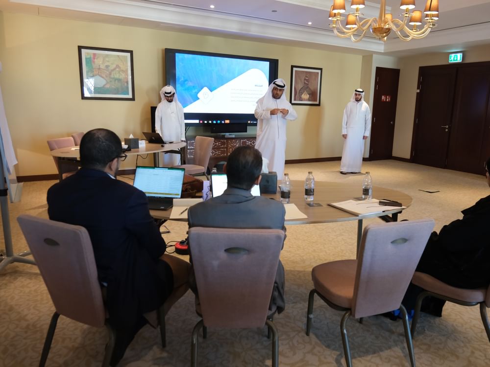 الموارد البشرية بعجمان تخرج 19موظفا في دبلوم الجاهزية المؤسسية في الذكاء الاصطناعي