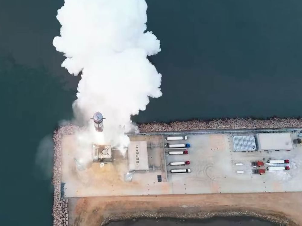 Chinese rocket delivers e-commerce packages in sea recovery test