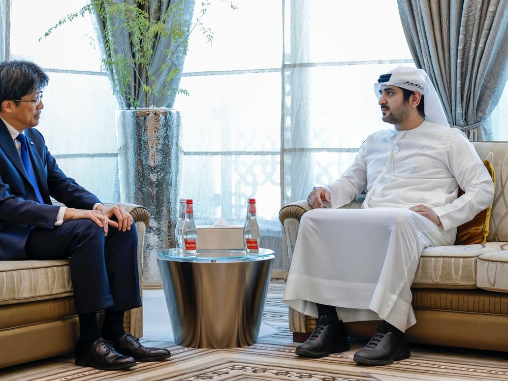 Maktoum bin Mohammed meets with President, Group CEO of Mizuho Financial Group