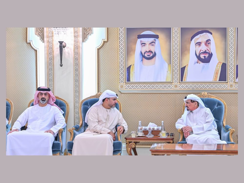 حاكم عجمان وولي عهده يستقبلان وزير العدل والمهنئين برمضان