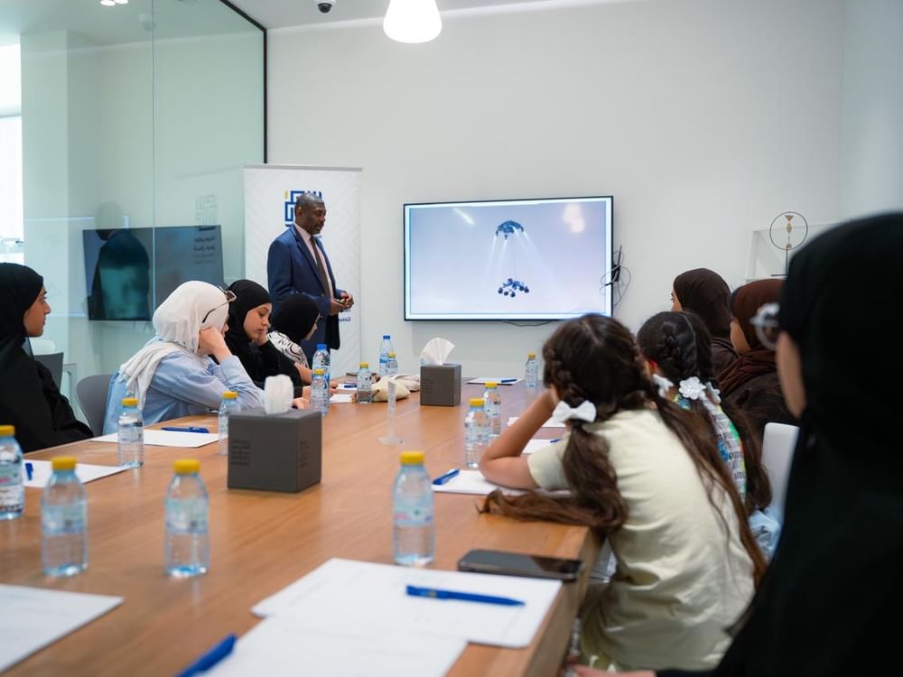 "استكشاف الفضاء" .. ورشة عمل تحفز الابتكار لدى طلبة "صيفنا سعادة"