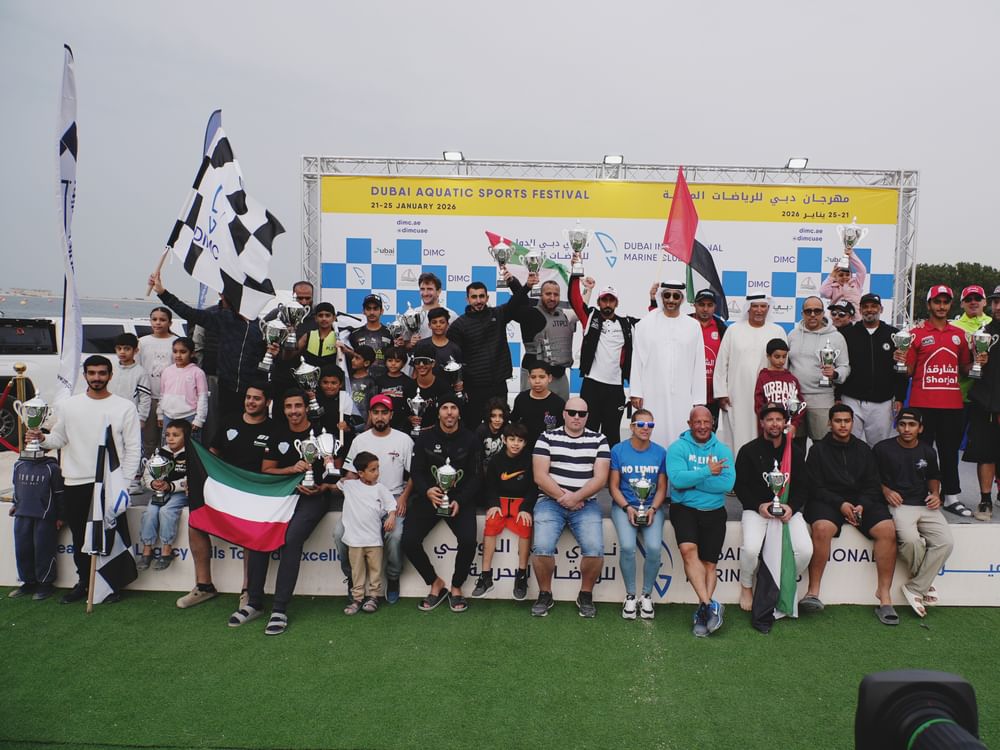  لاعبو الإمارات يسيطرون على صدارة سباق دبي للدراجات المائية