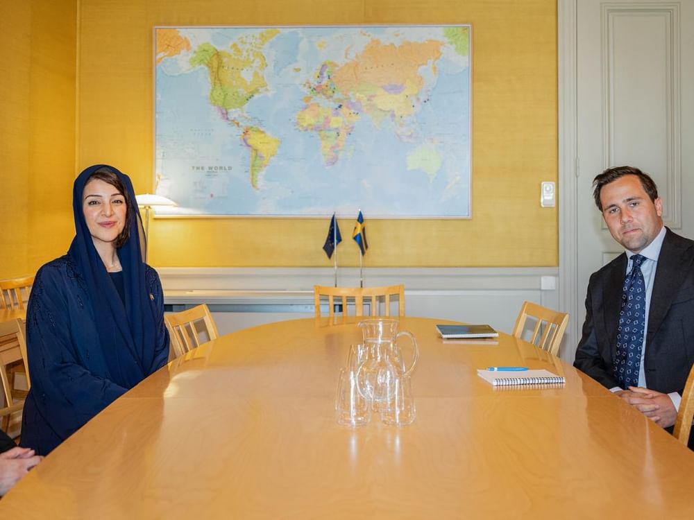 Reem Al Hashimy se reúne con el ministro sueco de Cooperación Internacional para el Desarrollo y Comercio Exterior