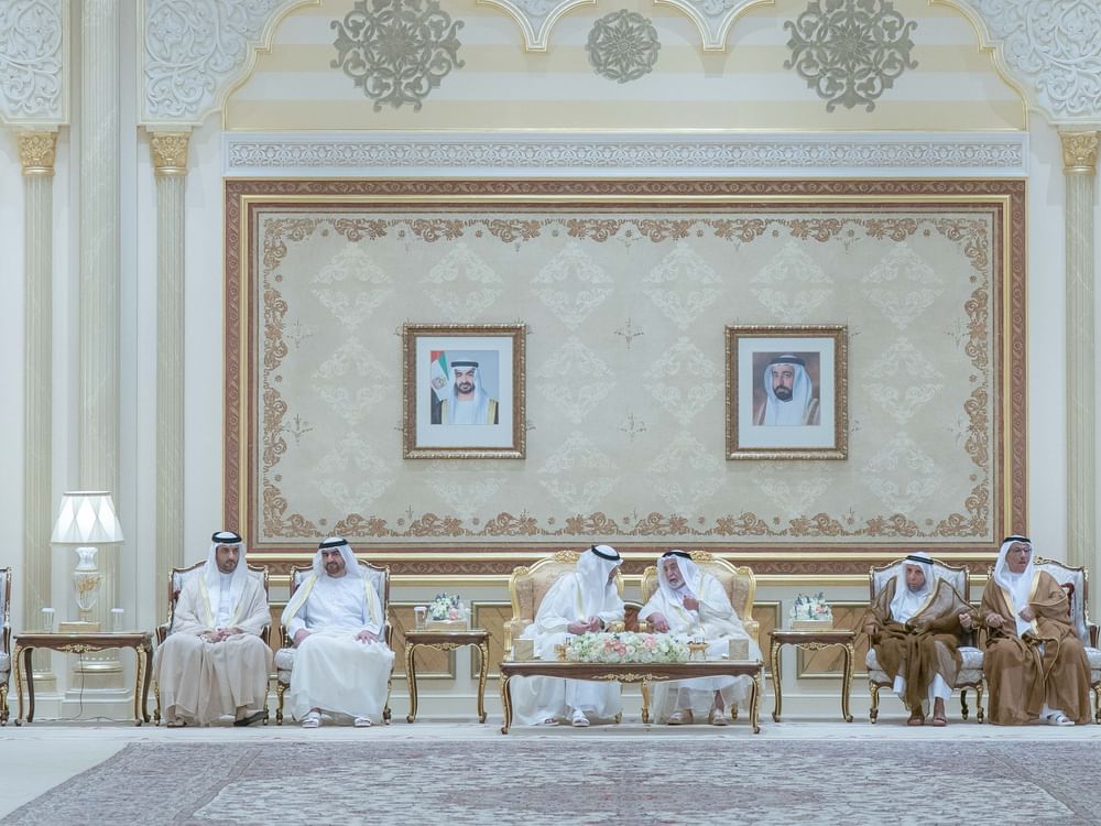 حاكم الشارقة يستقبل المهنئين بعيد الفطر المبارك