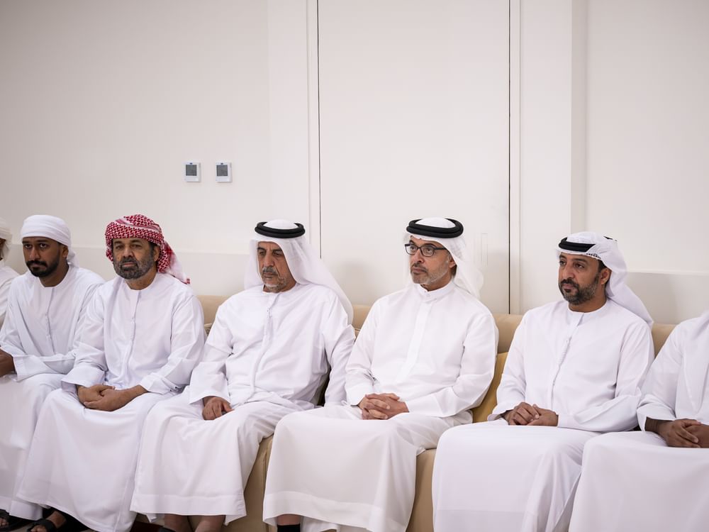 هزاع بن زايد يقدِّم واجب العزاء في شهيد الوطن والواجب سعيد البلوشي