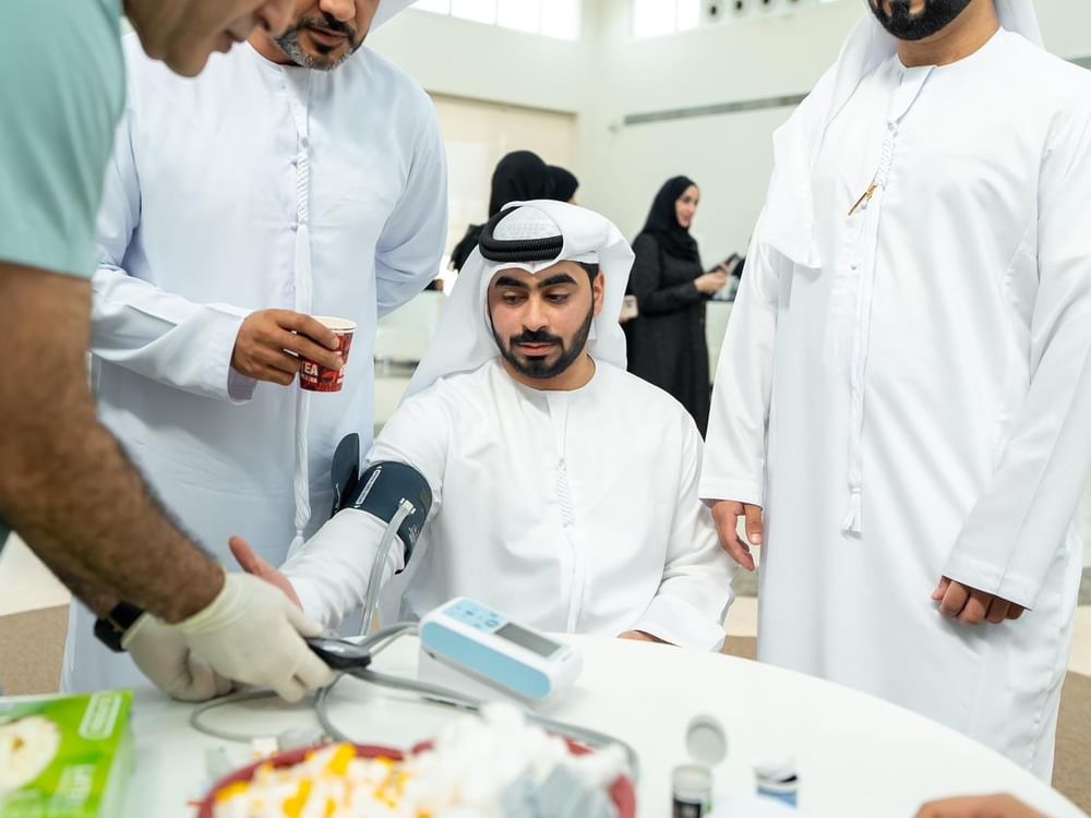مجلس شباب هيئة النقل بعجمان ينظم مبادرة توعوية لفحوصات الحجاج