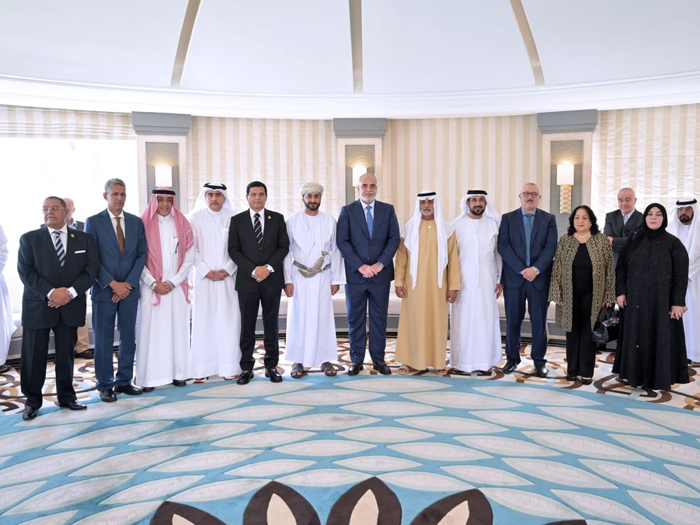 Nahyan bin Mubarak receives delegation from Arab Parliament