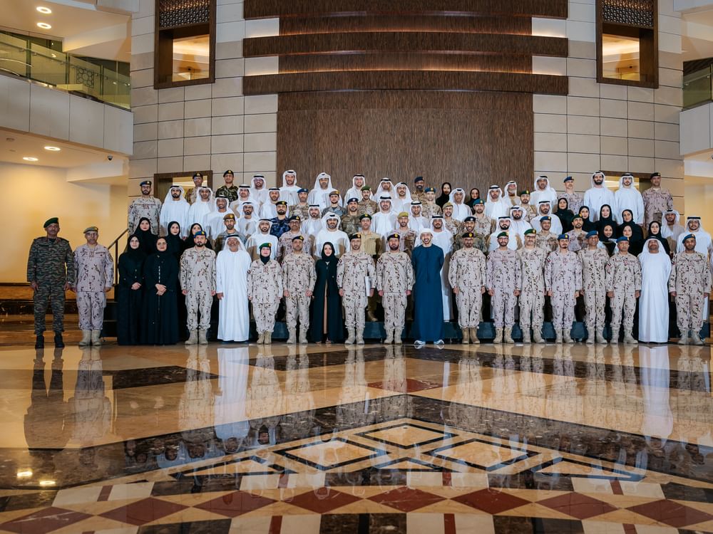 Abdullah bin Zayed recibe a una delegación del Colegio Nacional de Defensa