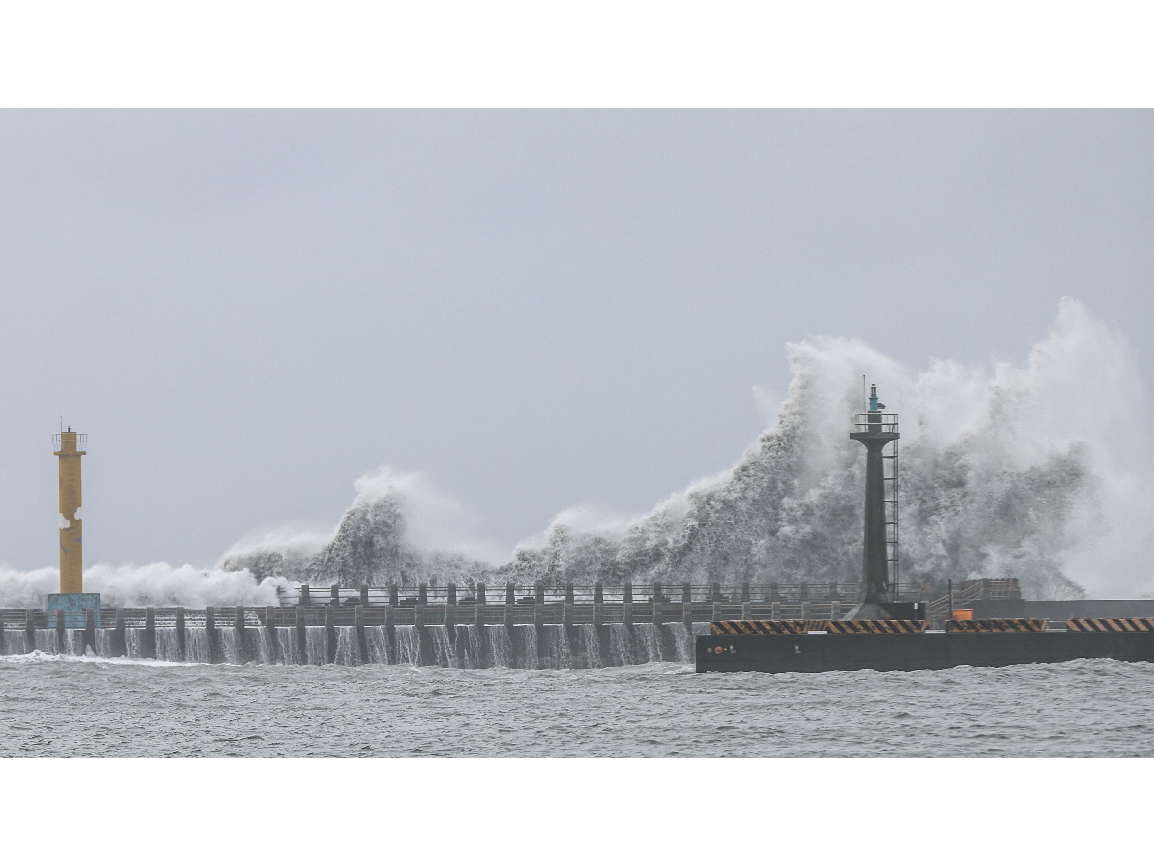 Typhoon 'Gaemi' halts business, flights in Taiwan and Philippines