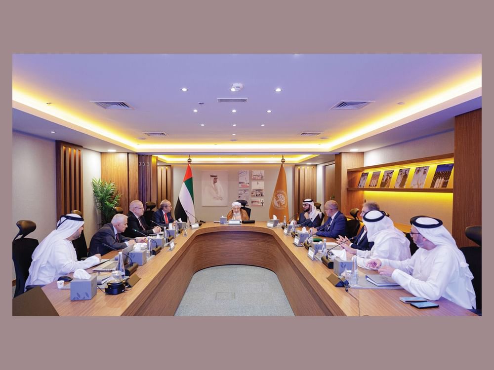 المجلس العلمي لجامعة محمد بن زايد للعلوم الإنسانية يبحث تطوير برامجها