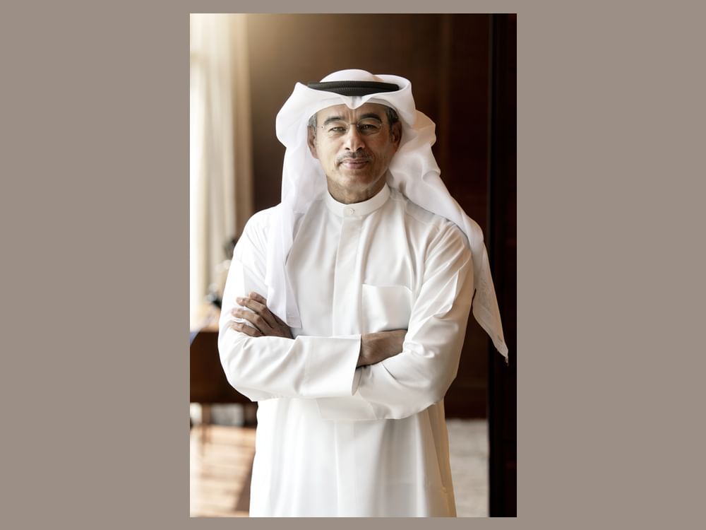 محمد العبار : يوم العلم مناسبة وطنية نحتفي فيها بوحدة الدولة وإنجازاتها العظيمة