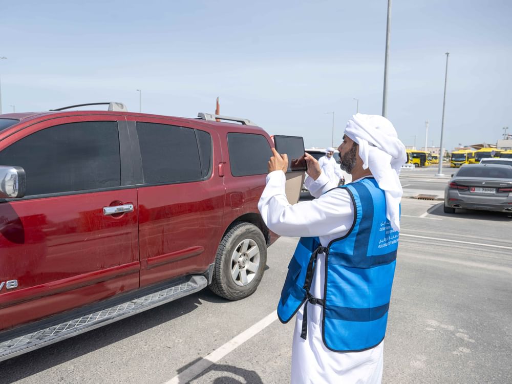 بلدية أبوظبي تحث على عدم ترك المركبات والقوارب المهملة بالأماكن العامة