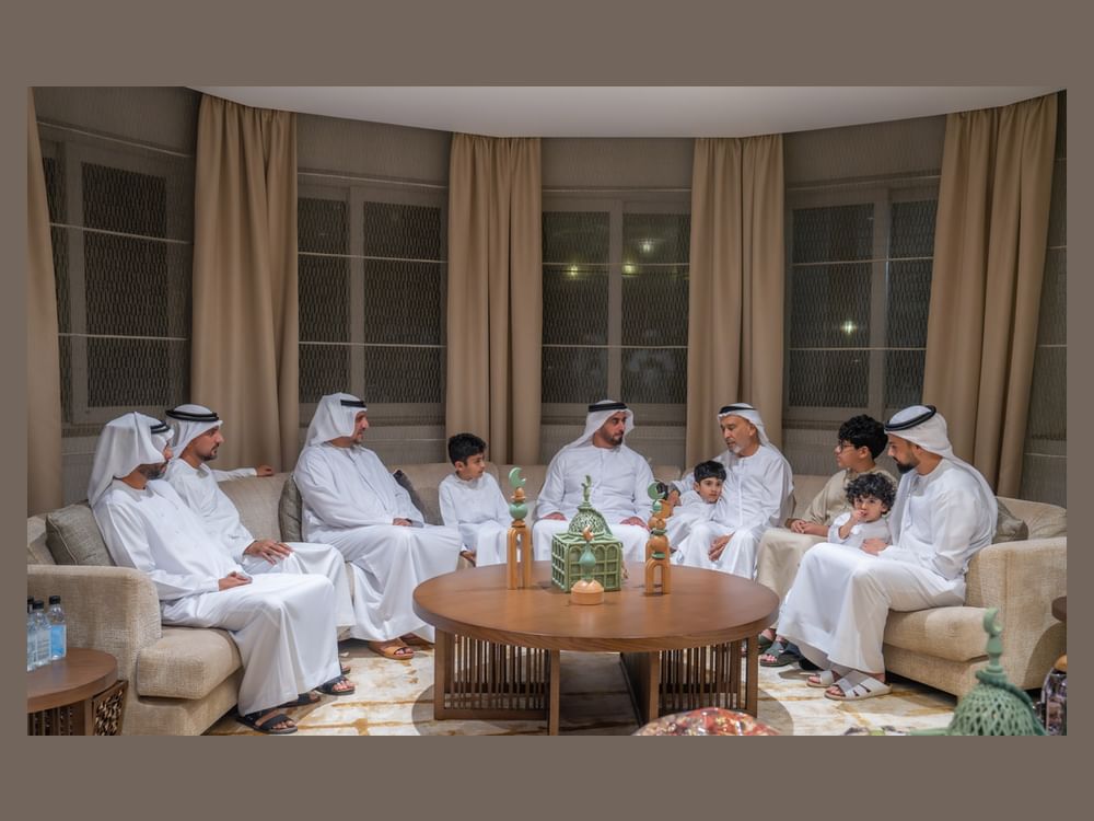 سيف بن زايد يعزي في وفاة عبدالمجيد صديقي