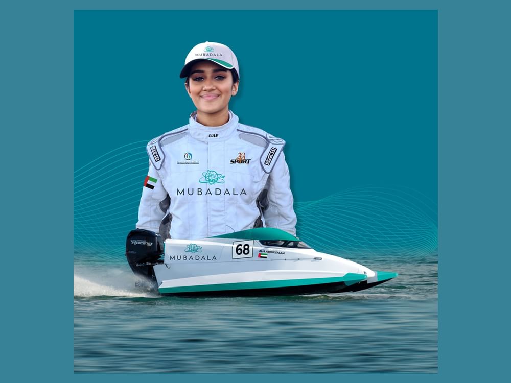 Aliya Abdelsalam, première Émirienne en Formule 4 nautique, rejoint le Programme Mubadala pour l’Excellence