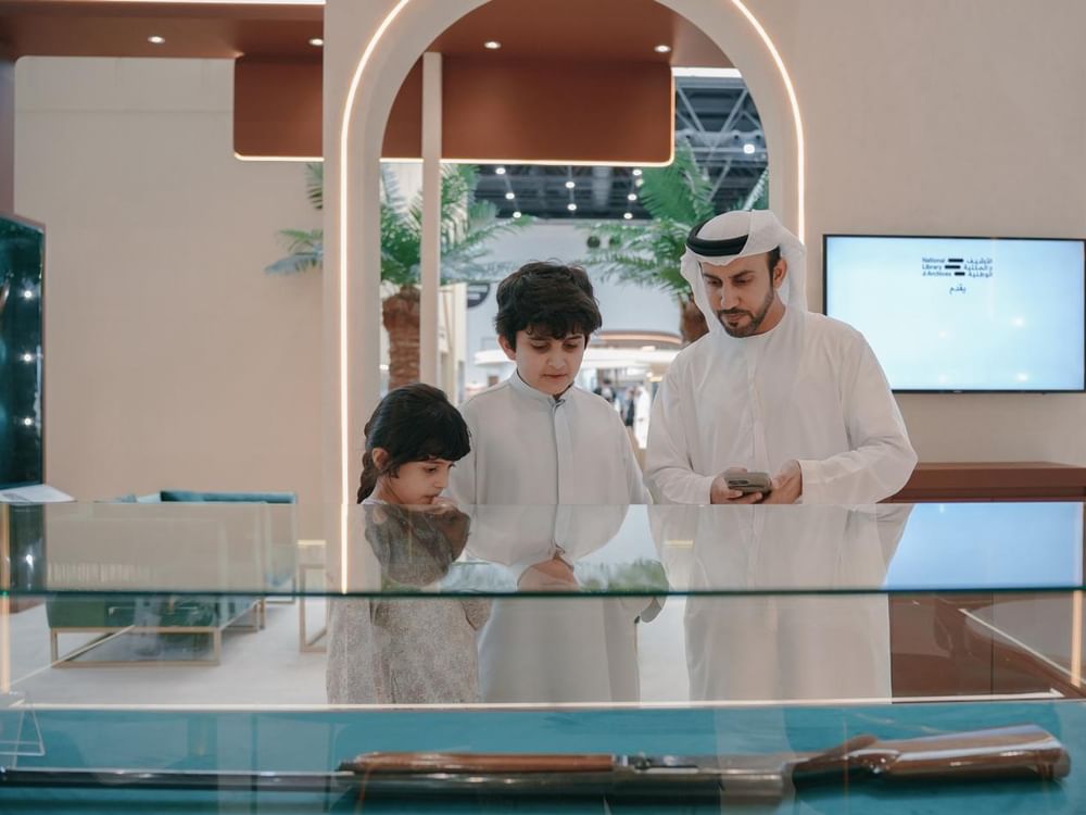 الأرشيف والمكتبة الوطنية يشارك في "معرض الصيد والفروسية" بالعين 