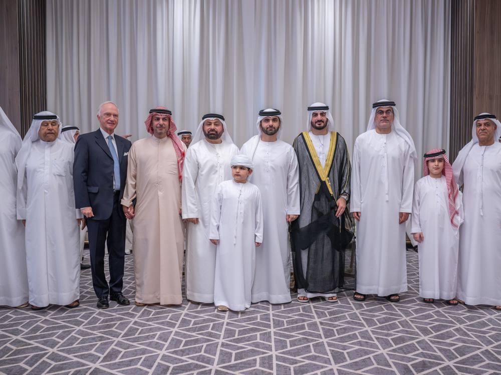 منصور بن محمد يحضر أفراح العطار والملا