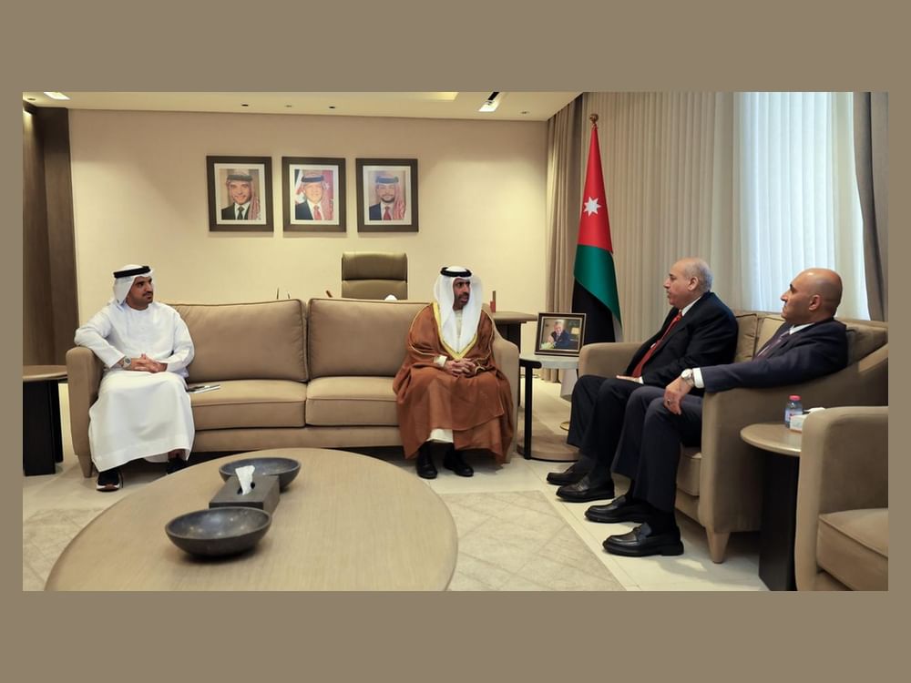 سفير الإمارات يلتقي رئيس مجلس النواب الأردني ويبحثان تعزيز التعاون