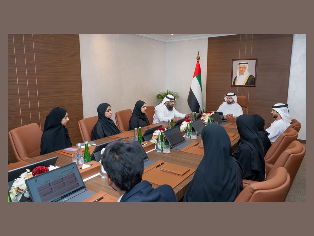 محمد الشرقي يطّلع على المشاريع البحثية والتطبيقية لمركز الفجيرة لنظم المعلومات الجغرافية