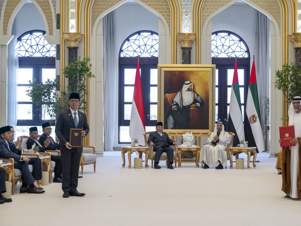 رئيس الدولة والرئيس الإندونيسي يشهدان إعلان اتفاقيات ومذكرات تفاهم بين البلدين