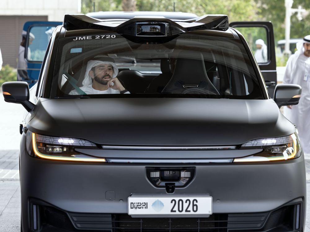 Hamdan bin Mohammed launches official operations of driverless taxi service in Dubai