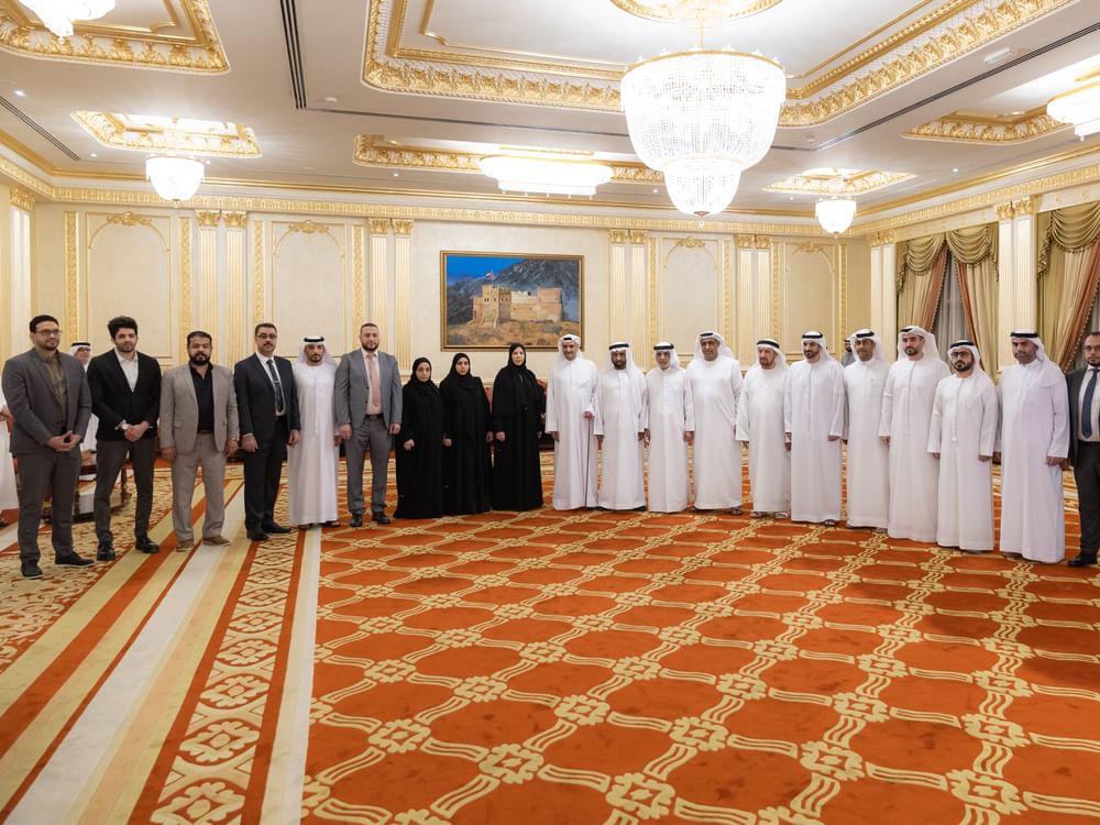 حاكم الفجيرة يستقبل مجلس إدارة جمعية الفجيرة الخيرية
