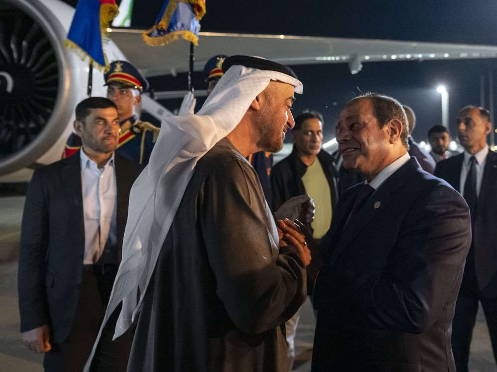 UAE President welcomed by Egyptian President in El Alamein on fraternal visit