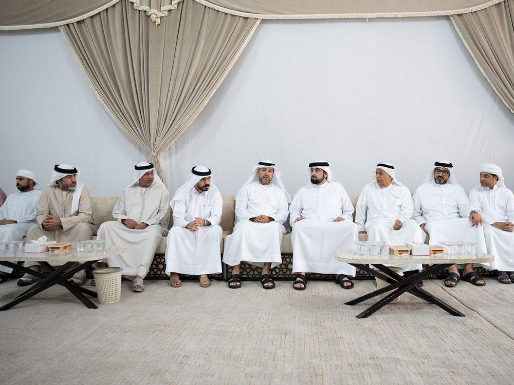 أحمد بن محمد يقدم واجب العزاء في وفاة عمر أحمد البلوشي