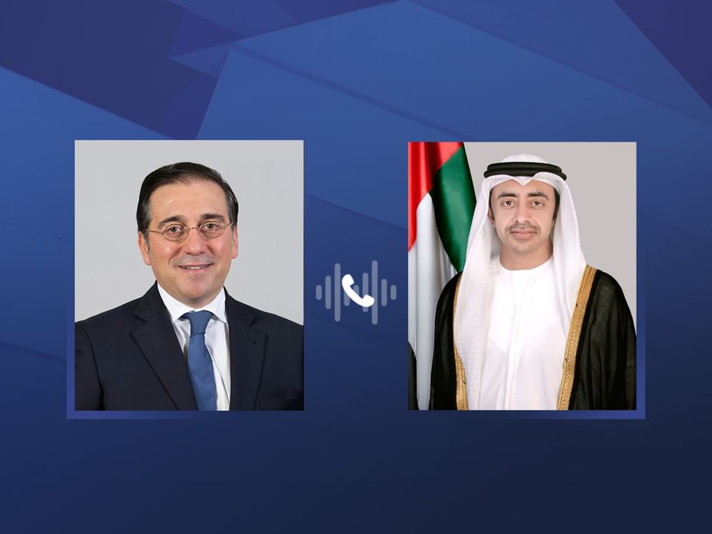 عبدالله بن زايد ووزير خارجية إسبانيا يبحثان هاتفيا تعزيز العلاقات الثنائية بين البلدين