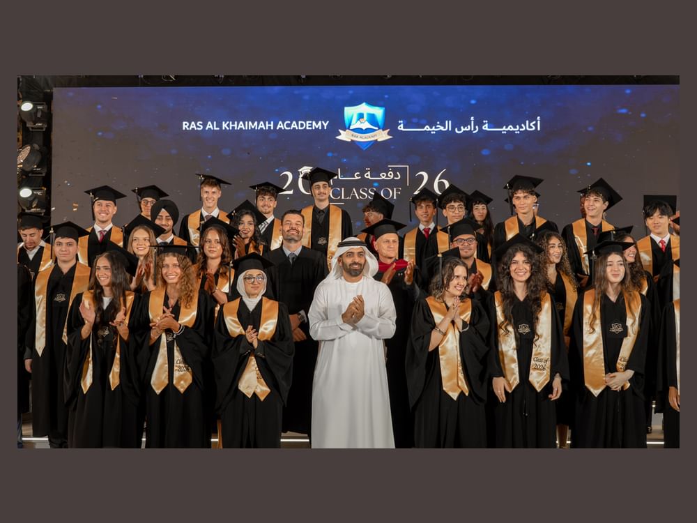 أحمد بن سعود يشهد حفل تخريج دفعة 2026 لطلبة الصف الـ 12 بأكاديمية رأس الخيمة  