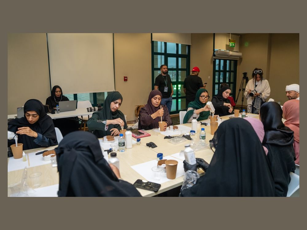 "مهرجان البدر" يحتفي بجماليات الخط العربي والزخرفة الإسلامية عبر ورشٍ متخصصة