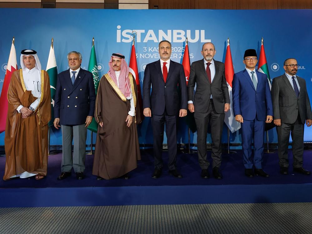 Al Marar encabeza la delegación de EAU en la reunión ministerial sobre Gaza celebrada en Estambul