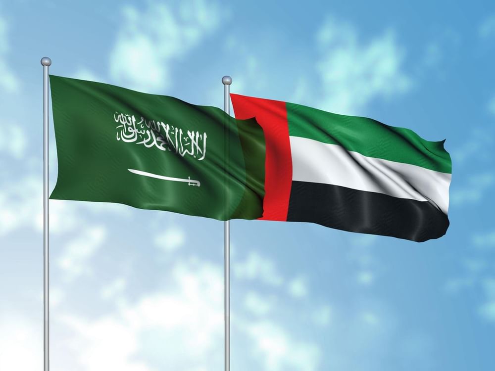 حكام الإمارات يعزون خادم الحرمين بوفاة نوف بنت سعود