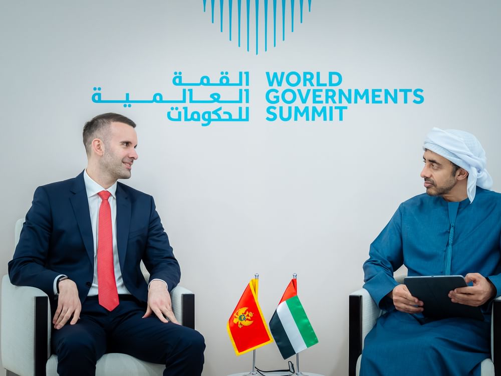 شیخ عبداللہ بن زاید اور مونٹی نیگرو کے وزیر اعظم کے درمیان ملاقات، دوطرفہ تعاون پر تبادلہ خیال