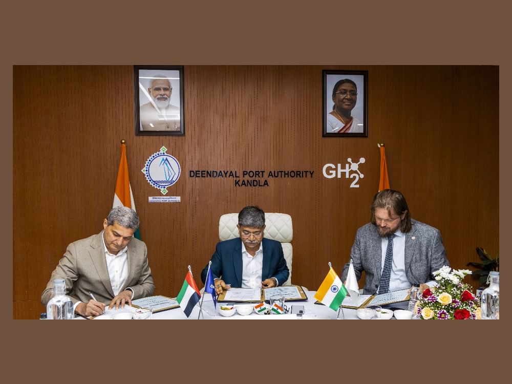 സ്വയംഭരണ മാഗ്നറ്റിക് റെയിൽ ചരക്ക് നീക്കത്തിന് ഡിപി വേൾഡ്, ദീൻദയാൽ പോർട്ട്, നെവോമോ ധാരണാപത്രത്തിൽ ഒപ്പുവച്ചു