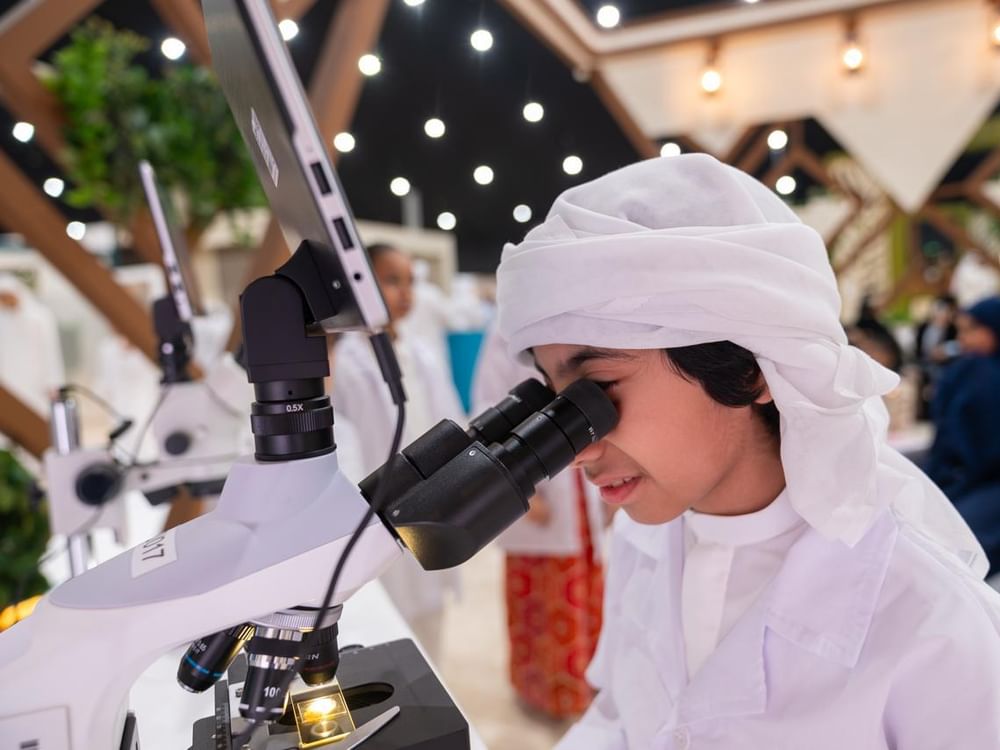 بلدية منطقة الظفرة تعزز التواصل المجتمعي عبر مشاركتها في مهرجان ليوا للرطب