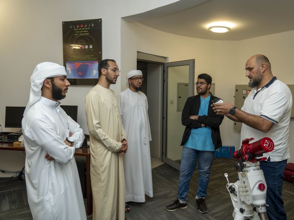 أكاديمية الشارقة لعلوم الفضاء تنظم حملة لرصد الكويكبات القريبة من الأرض