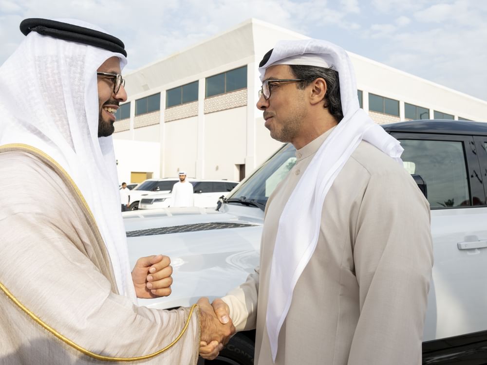منصور بن زايد يحضر حفل زفاف في مجلس البطين