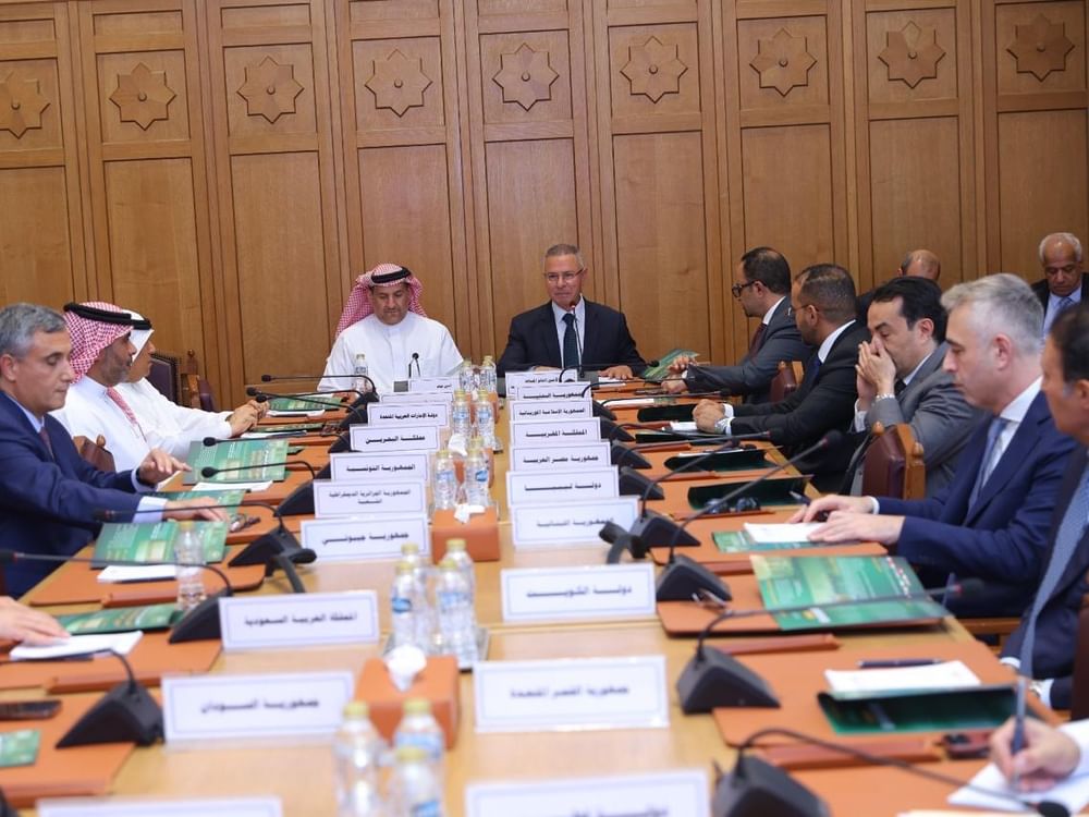 بحث تعزيز التعاون العربي بمجالات الأمن السيبراني