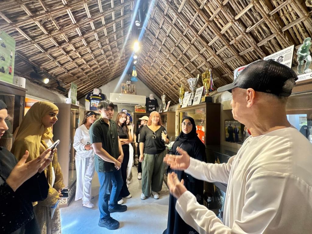 University of Hong Kong students explore Khorfakkan's traditional architecture, crafts