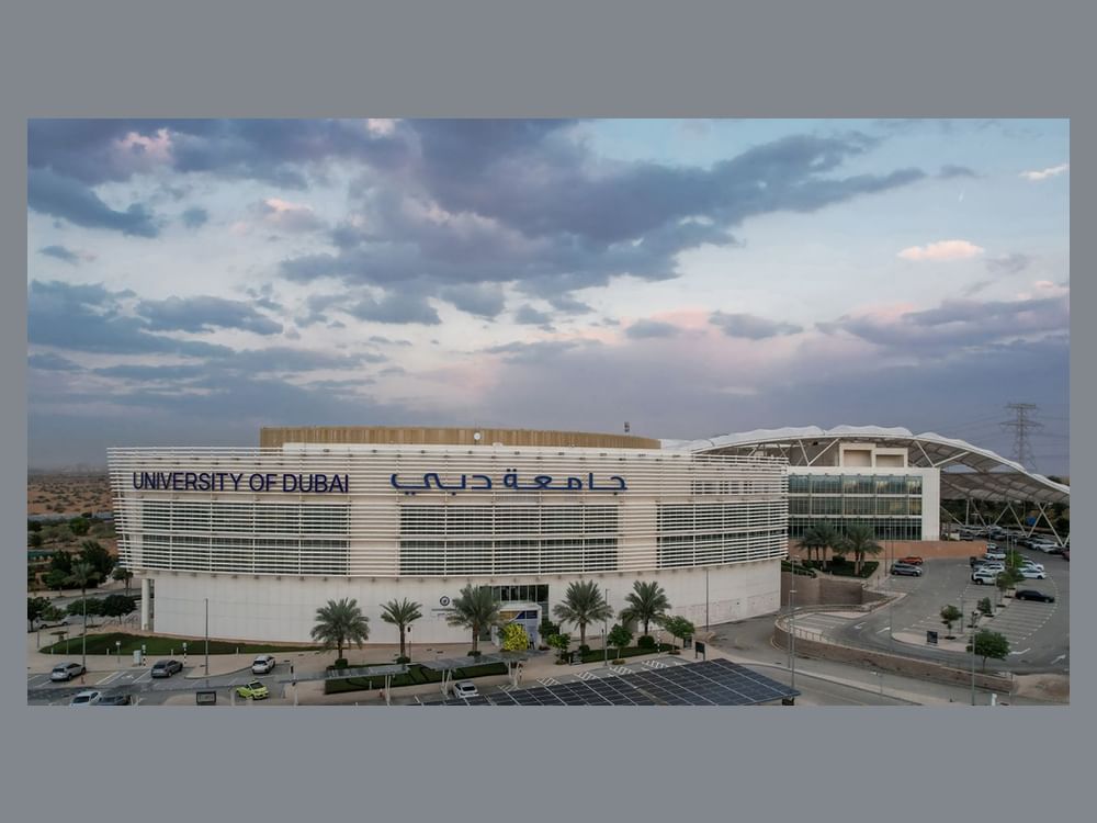 جامعة دبي تتقدم 100 مركز في تصنيف QS العالمي وتدخل قائمة أفضل 100 جامعة عربية