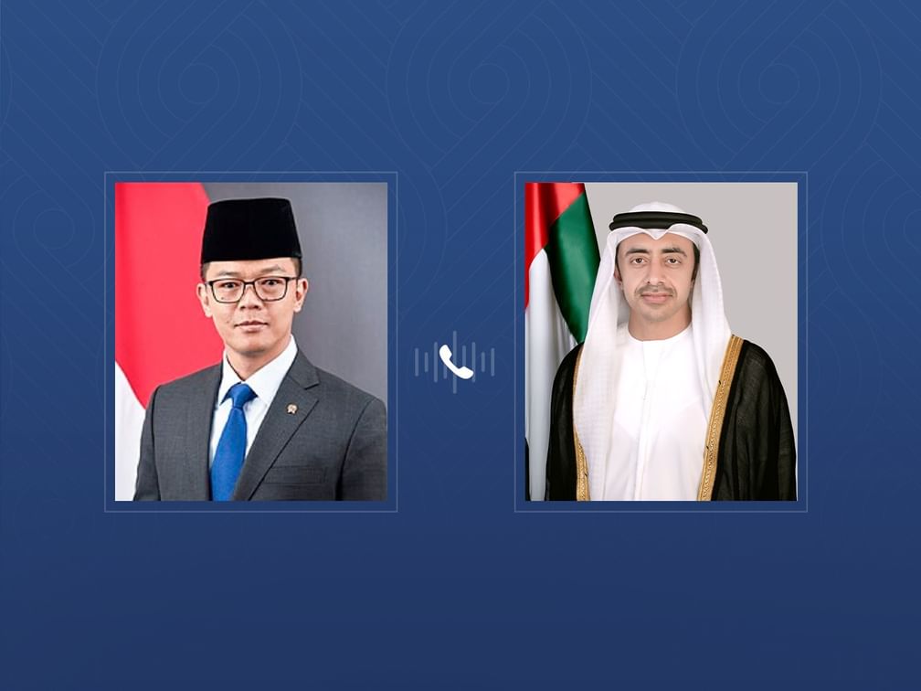 عبدالله بن زايد والوزير المنسق للتنمية البشرية والثقافية في إندونيسيا يبحثان هاتفياً تعزيز علاقات التعاون بين البلدين
