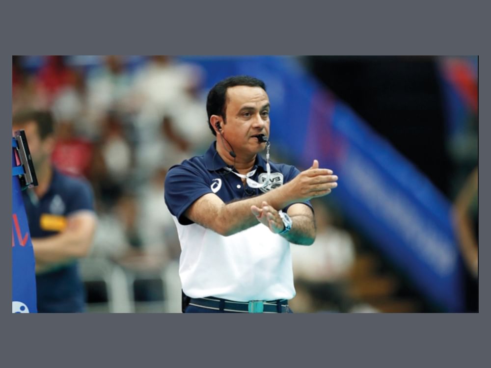 الحكم الدولي الإماراتي حامد الروسي رئيسا لحكام بطولة آسيا للكرة الطائرة