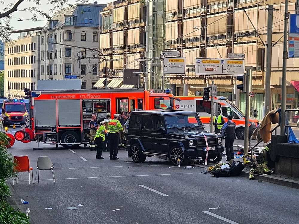 إصابة 3 أشخاص بحادث دهس بسيارة في شتوتجارت الألمانية