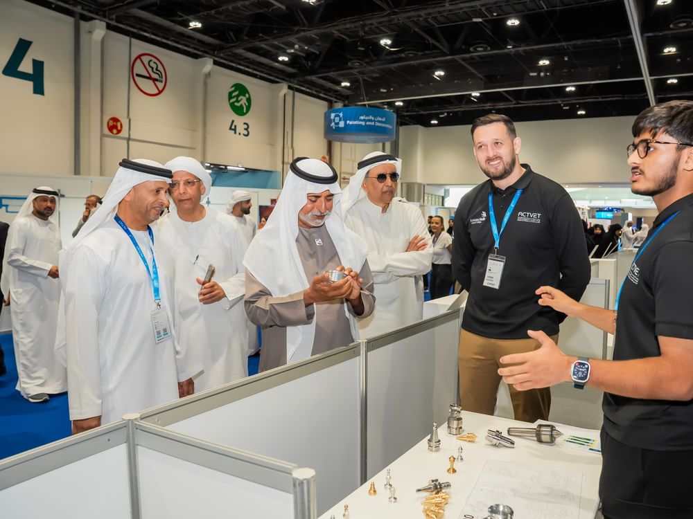 نهيان بن مبارك يزور المسابقة الوطنية لمهارات الإمارات 2025 