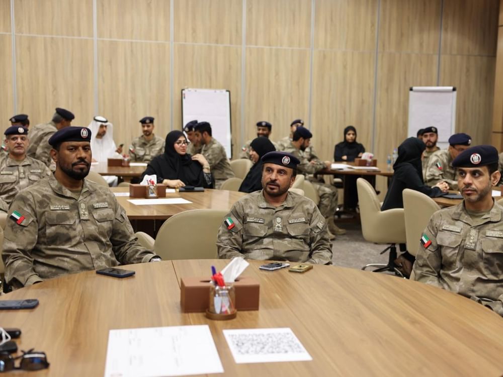 شرطة أبوظبي تنظم جلسة عصف ذهني لتوظيف وكلاء الذكاء الاصطناعي