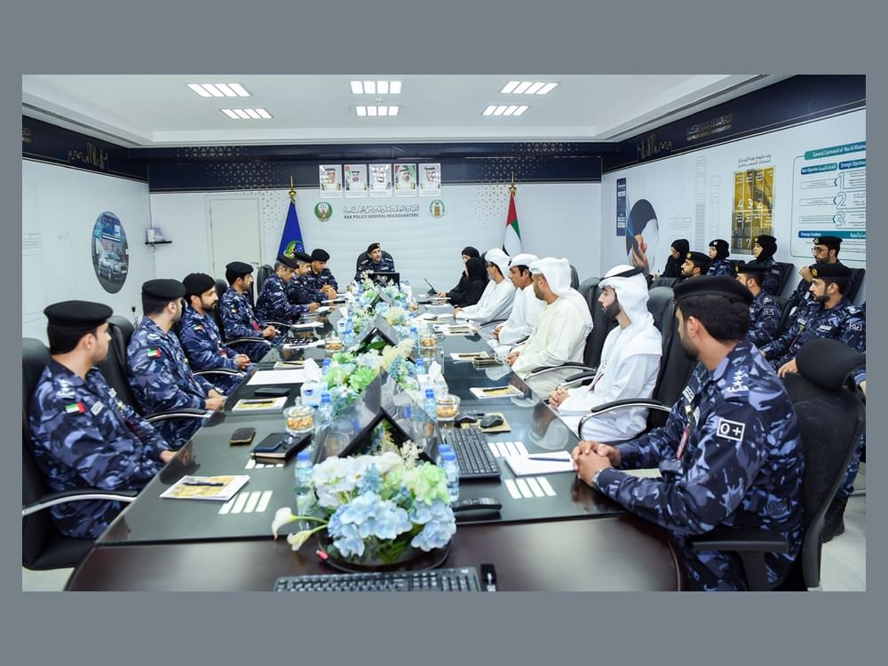 شرطة رأس الخيمة تناقش جاهزيتها التشغيلية لانطلاقة العام الدراسي الجديد