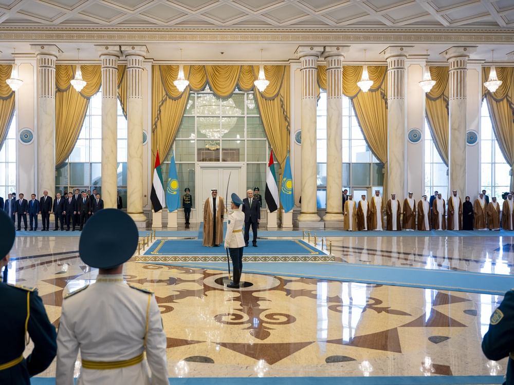 El príncipe heredero de Abu Dabi llega al Palacio Presidencial de Astaná