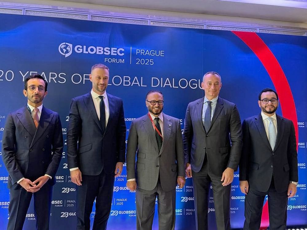 تعاون بين أكاديمية أنور قرقاش الدبلوماسية ومنتدى "غلوبسيك"