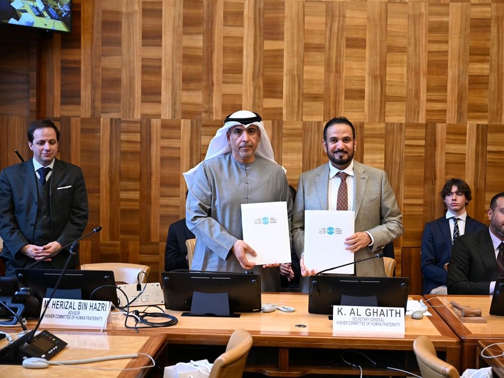 Le HCHF et l’Université Mohamed bin Zayed pour les sciences humaines signent un accord pour établir un centre de recherche sur la fraternité humaine