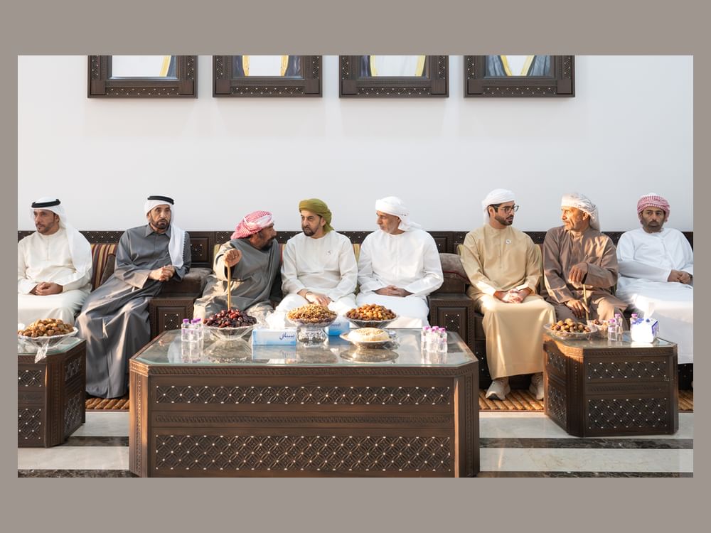 حمدان بن زايد يقدم واجب العزاء في وفاة محمد أحمد المرر بمدينة زايد